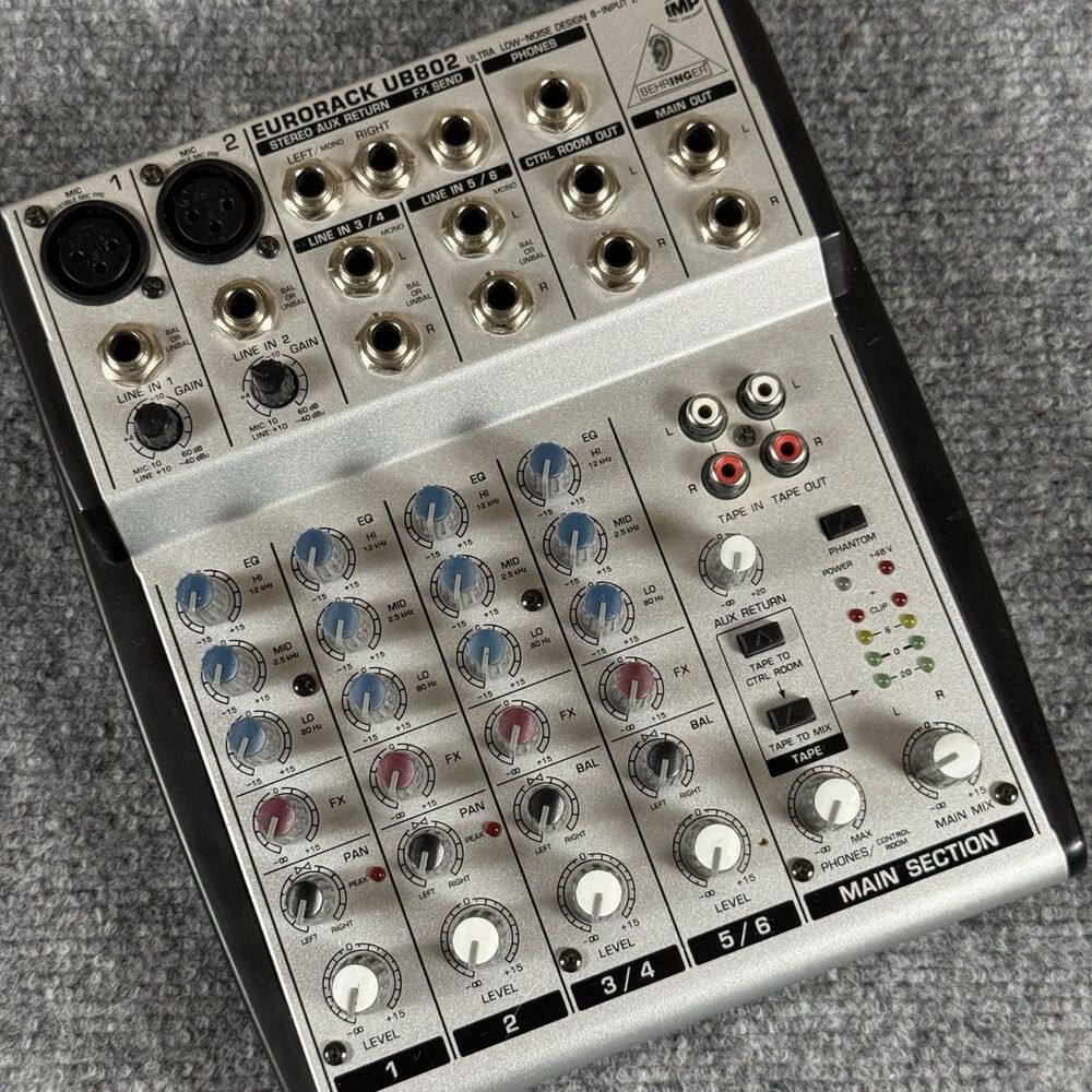 Behringer Eurorack UB802 Ultra-Low Noise 8-Input 2-Bus Mixer No Power Supply